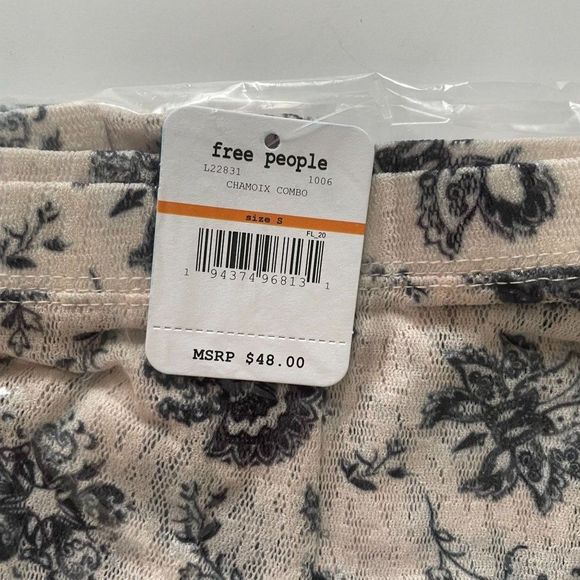 Free People Layered in Lace Stretch Legging Pants in Ivory Combo Womens Small - Picture 4 of 8